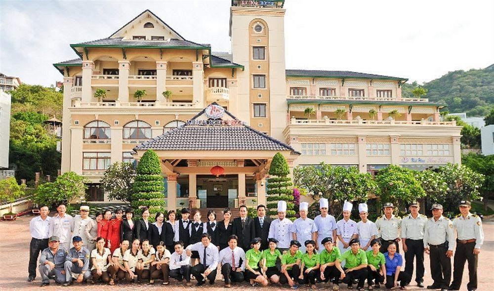 Beachfront Hotel Vung Tau Bagian luar foto